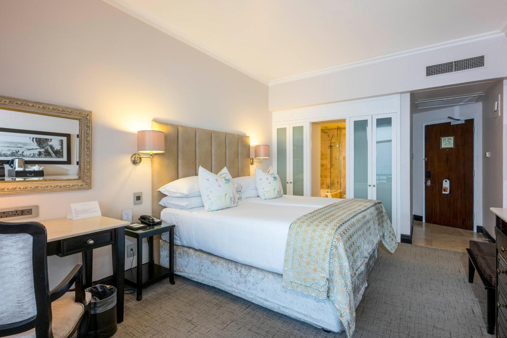Beverly Hills Дурбан Экстерьер фото A room at the hotel